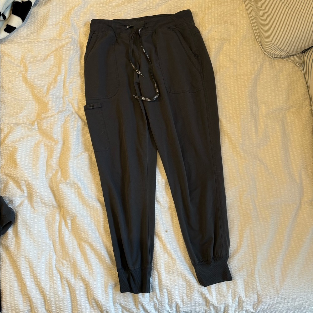 Med Couture Touch 5 Pocket Cargo Yoga Jogger Scrub Pants- Grey